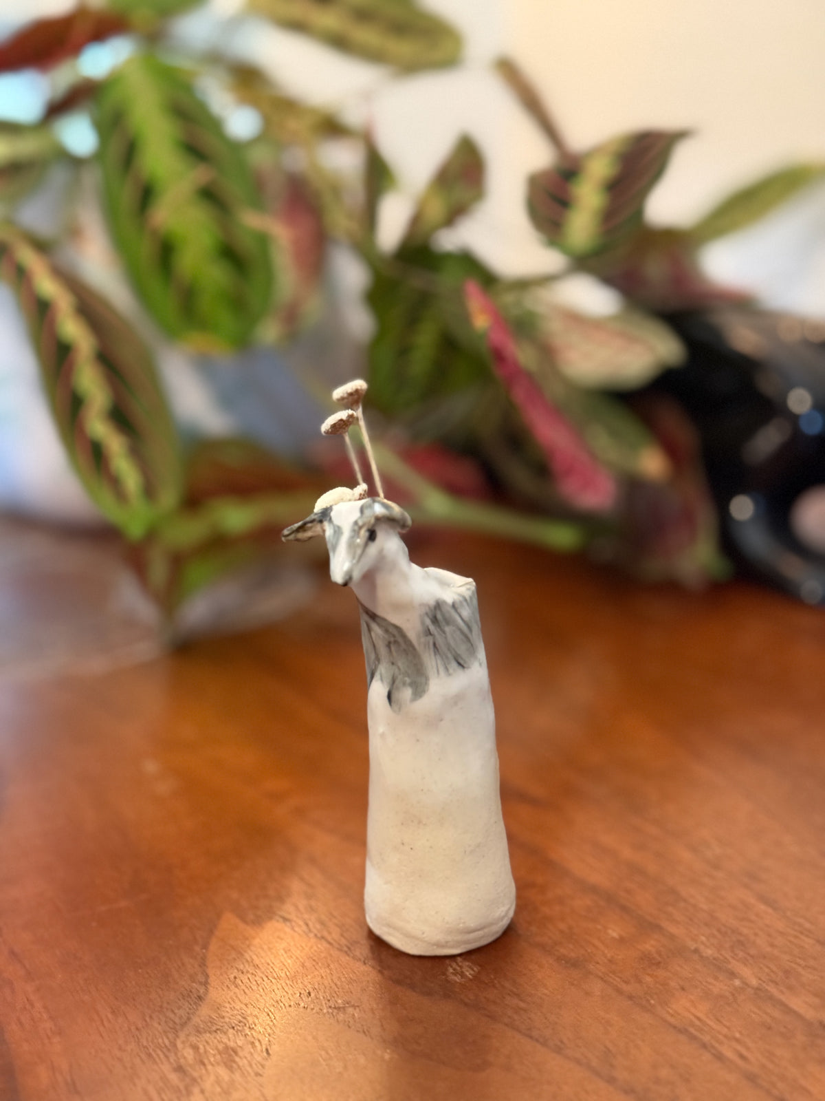 Smol goat vase